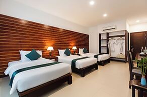 Green Amazon Hotel