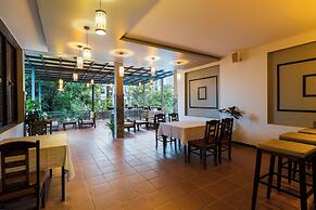 Green Amazon Hotel