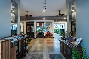 Green Amazon Hotel