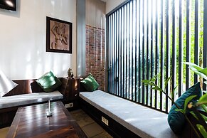 Green Amazon Hotel