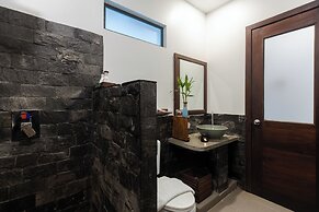 Green Amazon Hotel