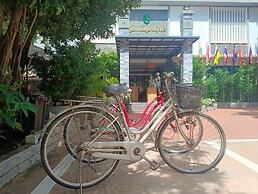 Green Amazon Hotel