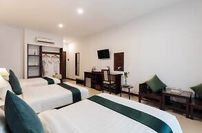 Green Amazon Hotel