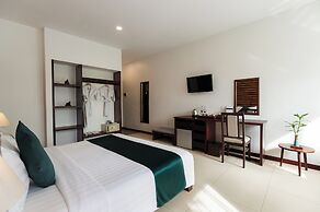 Green Amazon Hotel