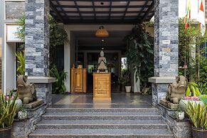 Green Amazon Hotel