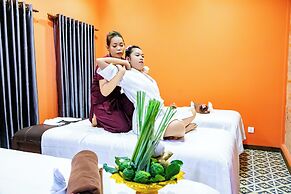 Green Amazon Hotel