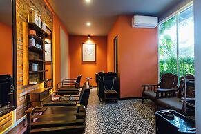 Green Amazon Hotel