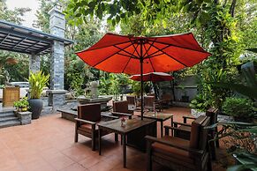 Green Amazon Hotel