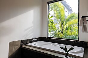 Green Amazon Hotel