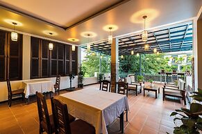 Green Amazon Hotel