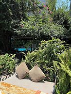 Hotel Middle Path and Spa