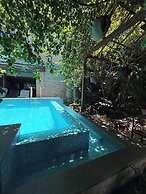 Hotel Middle Path and Spa
