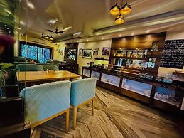 Hotel Middle Path and Spa
