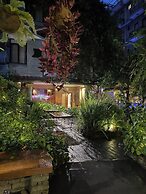Hotel Middle Path and Spa