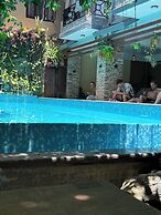 Hotel Middle Path and Spa
