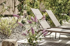 Amolaris Garden Loges & Guesthouse