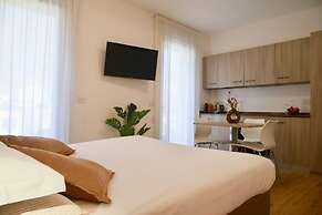 Bernina Suites - 150 metres to Bernina Express