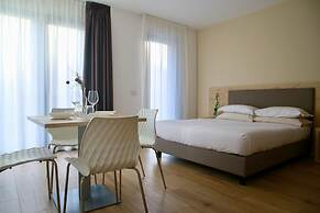 Bernina Suites - 150 metres to Bernina Express