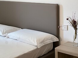 Bernina Suites - 150 metres to Bernina Express