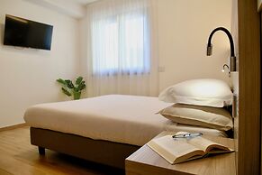 Bernina Suites - 150 metres to Bernina Express