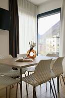 Bernina Suites - 150 metres to Bernina Express