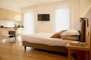 Bernina Suites - 150 metres to Bernina Express