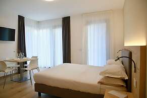 Bernina Suites - 150 metres to Bernina Express