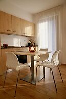 Bernina Suites - 150 metres to Bernina Express