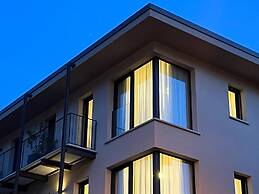 Bernina Suites - 150 metres to Bernina Express