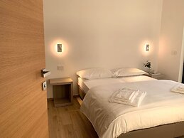 Bernina Suites - 150 metres to Bernina Express