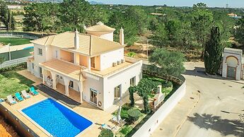 Villa Coute Real in Quarteira