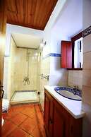 Pine Tree House in Azeit o