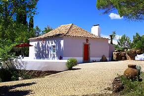 Pine Tree House in Azeit o