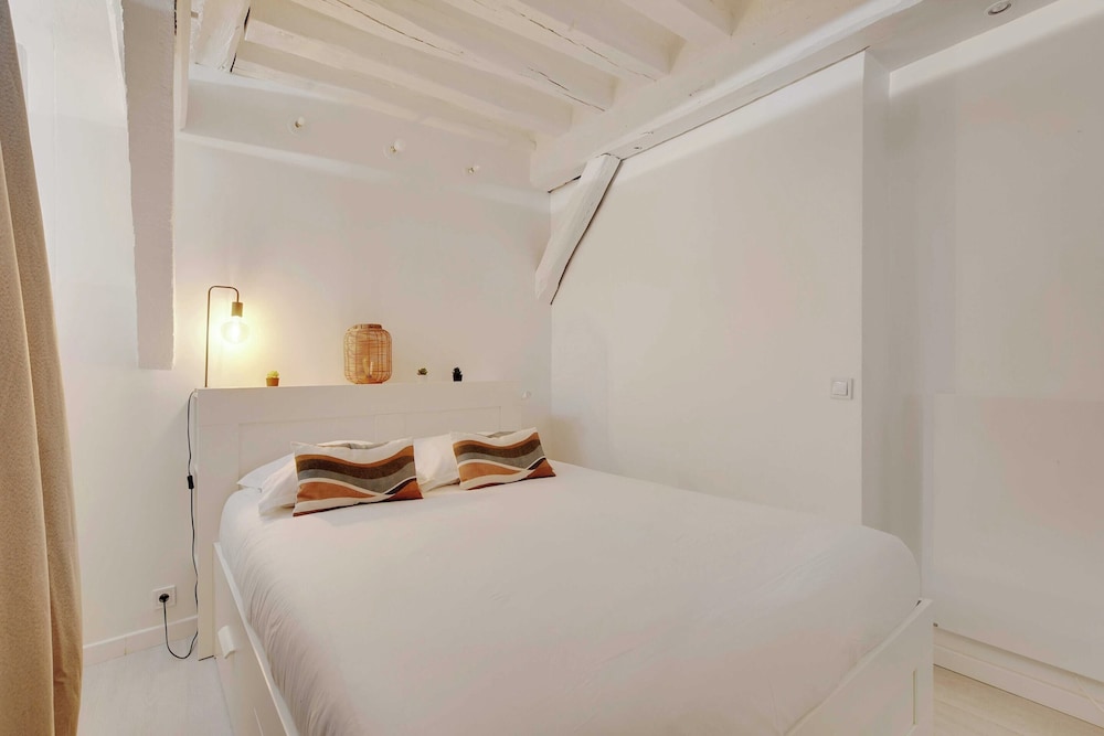 Elegant Apartment -2br-4p- Le Marais