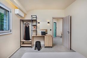 Arya Hotel