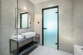 Arya Hotel