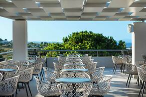 Arya Hotel