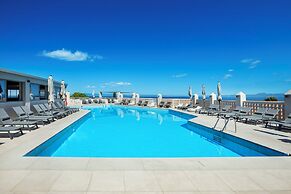Arya Hotel