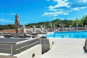 Arya Hotel