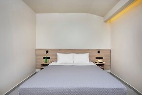 Arya Hotel