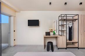 Arya Hotel