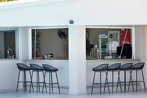 Arya Hotel
