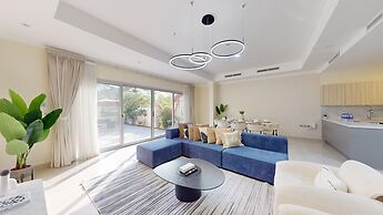 JVC - Villa 3 in Dubai