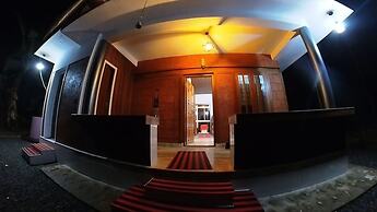 Makam Holiday Home