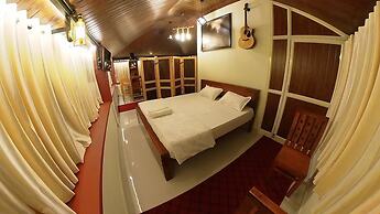 Makam Holiday Home