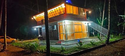 Makam Holiday Home