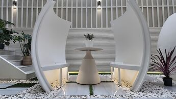CCLUX Suites-Port Hub & Express Check-in