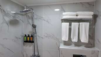 CCLUX Suites-Port Hub & Express Check-in