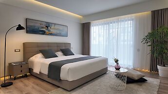 CCLUX Suites-Port Hub & Express Check-in