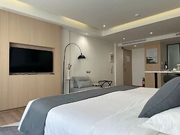 CCLUX Suites-Port Hub & Express Check-in